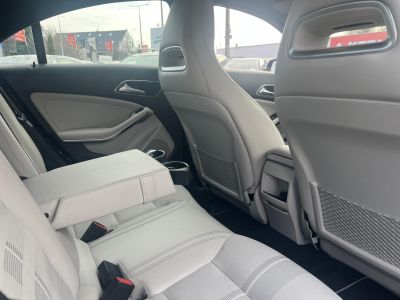 MERCEDES-BENZ CLA 200 7G-DCT M.o.-i. világos belső. harman/kardon. memória. CARPLAY