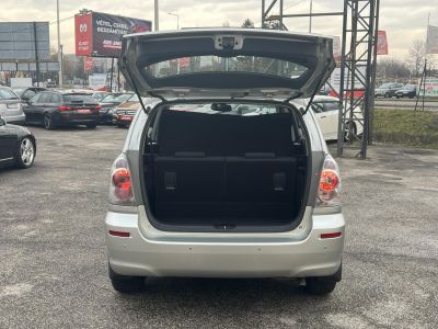 TOYOTA COROLLA VERSO 1.8 Linea Sol 7 személyes Tempomat Digitklíma Tolatóradar 4 évszakos gumik Megkímélt!