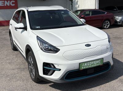 KIA NIRO e-Niro 64kWh Platinum JBL M.o.-i. 1.tul. Márkaszervizelt!