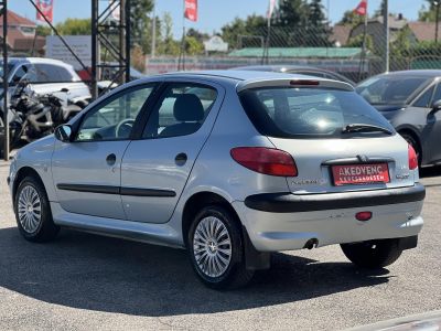 PEUGEOT 206 1.4 Presence Friss műszaki vizsga Jéghídeg klíma! Okos döntés!