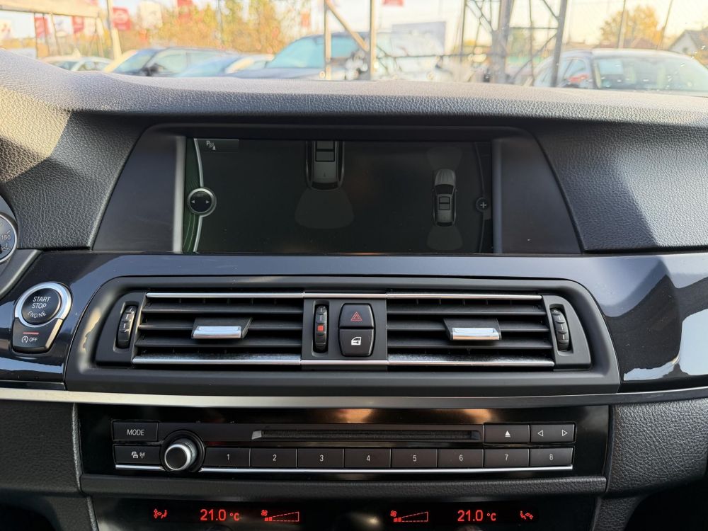 BMW 525d xDrive Touring (Automata) Xenon Tempomat Ülésfűtés PDC Navi Vezérlés cserélve!