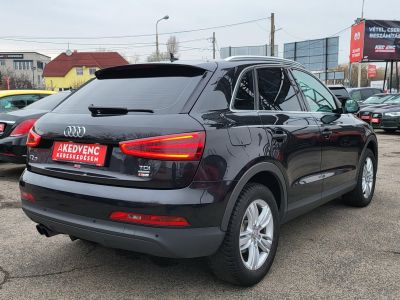 AUDI Q3 2.0 TDI DPF quattro S-tronic S-Line LED Bőrbelső Navigáció Ülésfűtés Tempomat Start-Stop PDC
