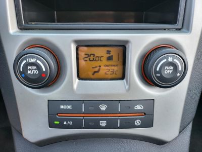 KIA CARENS 2.0 LX 7 személyes Napfénytető Digitklíma Félbőr Tolatóradar Szervizelt!