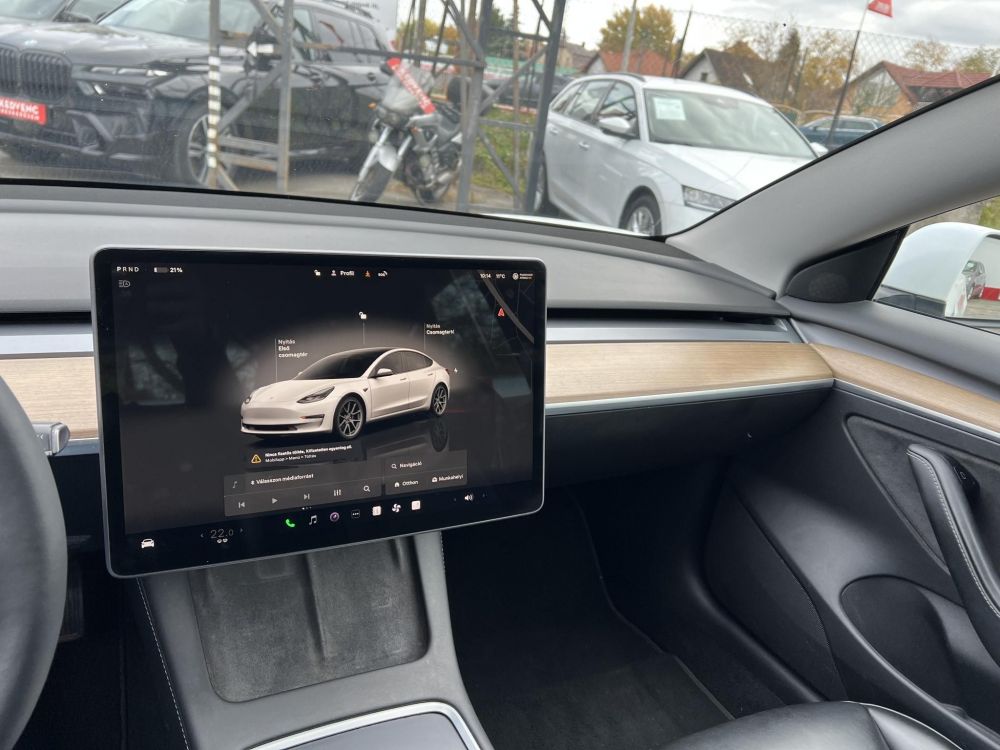 TESLA MODEL 3 Long Range AWD (Automata) FACELIFT. hőszivattyú. premium hifi. mátrix LED!