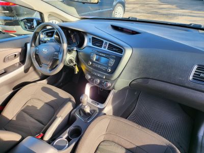 KIA CEE'D 1.4 CVVT LX Klíma Tempomat Bluetooth Tolatóradar Kormányfűtés!