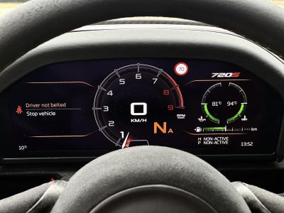 MCLAREN 720S Alcantara belső. carbon pack. Bowers&Wilkins hangrendszer