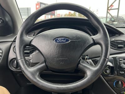 FORD FOCUS 1.6 Ghia Friss vizsga vonóhorog bőr belső!