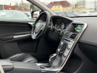 VOLVO XC60 2.0 D [D4] Momentum Geartronic FWD 155e km. Magyarországi Navi Memória Tempomat Ülésfűtés PDC Bluetooth
