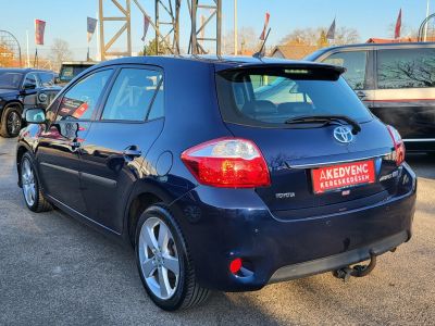 TOYOTA AURIS 1.8 HSD Sol Navi (Automata) Xenon Tempomat Kamera Digitklíma Vonóhorog Keyless