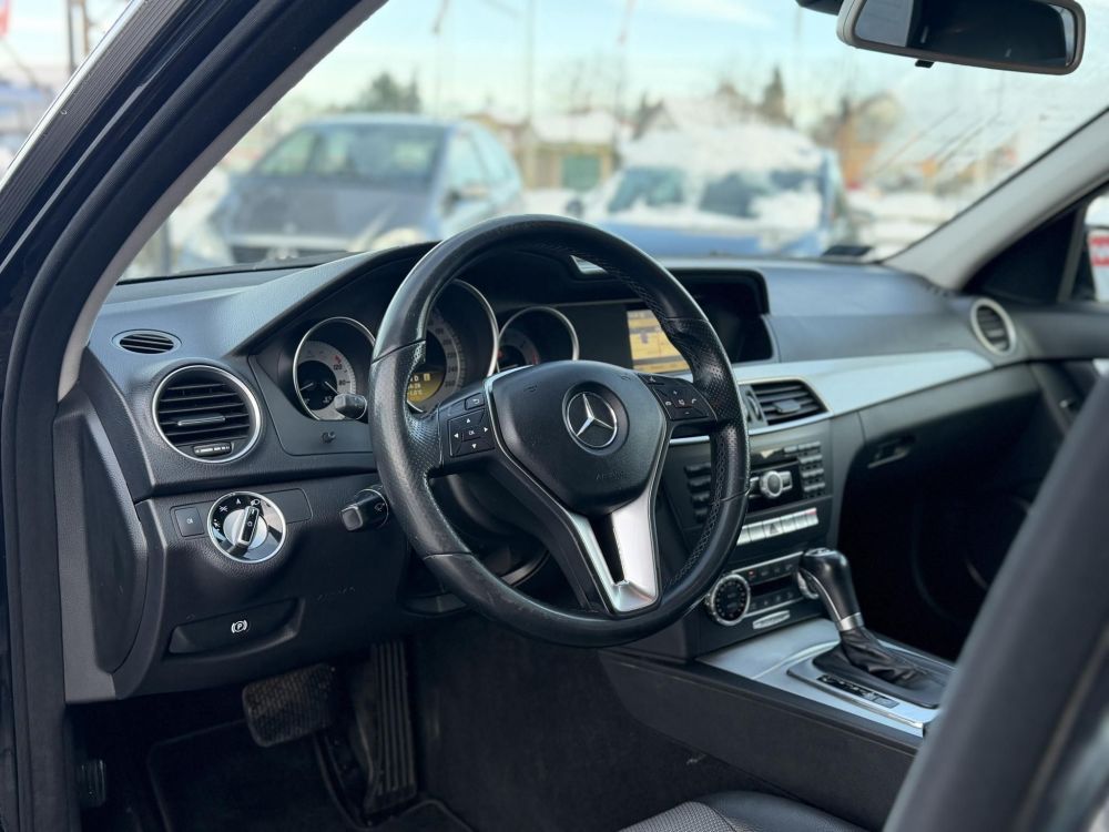 MERCEDES-BENZ C 220 T CDI BlueEFFICIENCY Avantgarde (Automata) Magyarországi Teljes szerviztörténet!