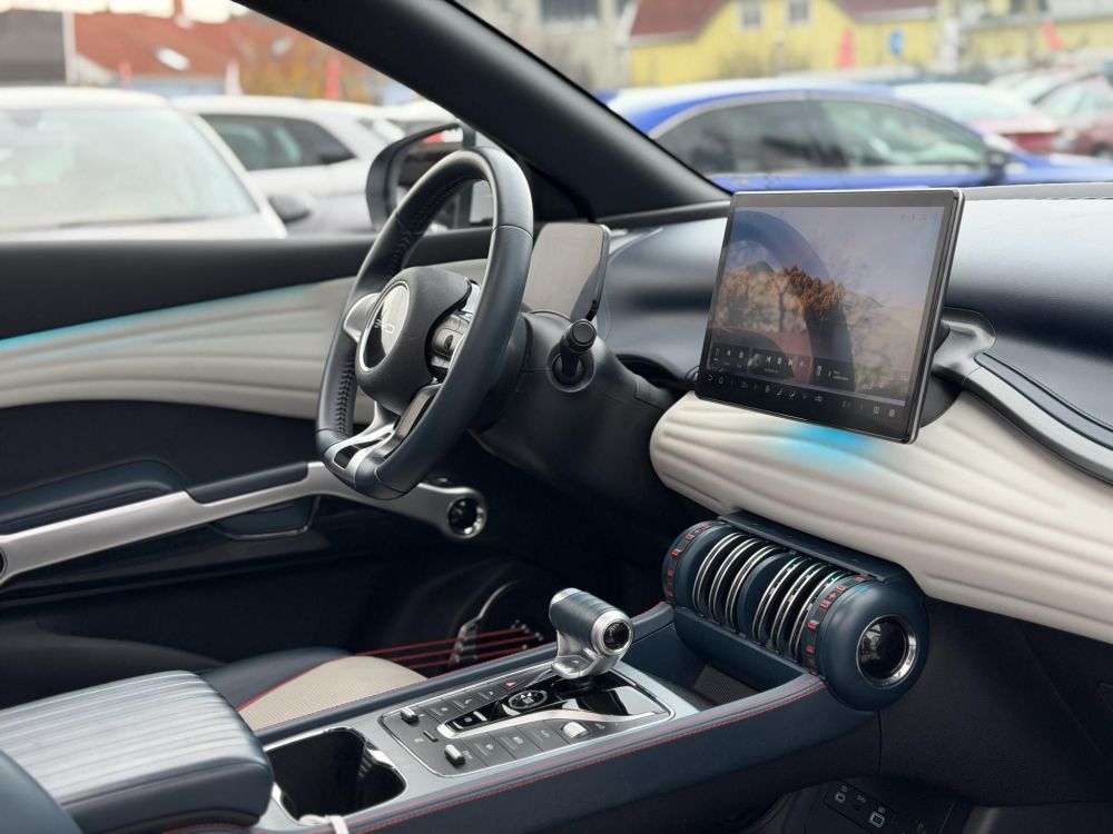 BYD ATTO 3 Design 60,4kWh M.o.-i. 1.tul. LFP. garanciális. panorámatető. világos belső!