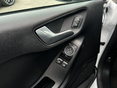 FORD FIESTA 1.5 TDCi Titanium Technology NAVI Telefon-tükrözés Digitklíma Bluetooth Tolatóradar