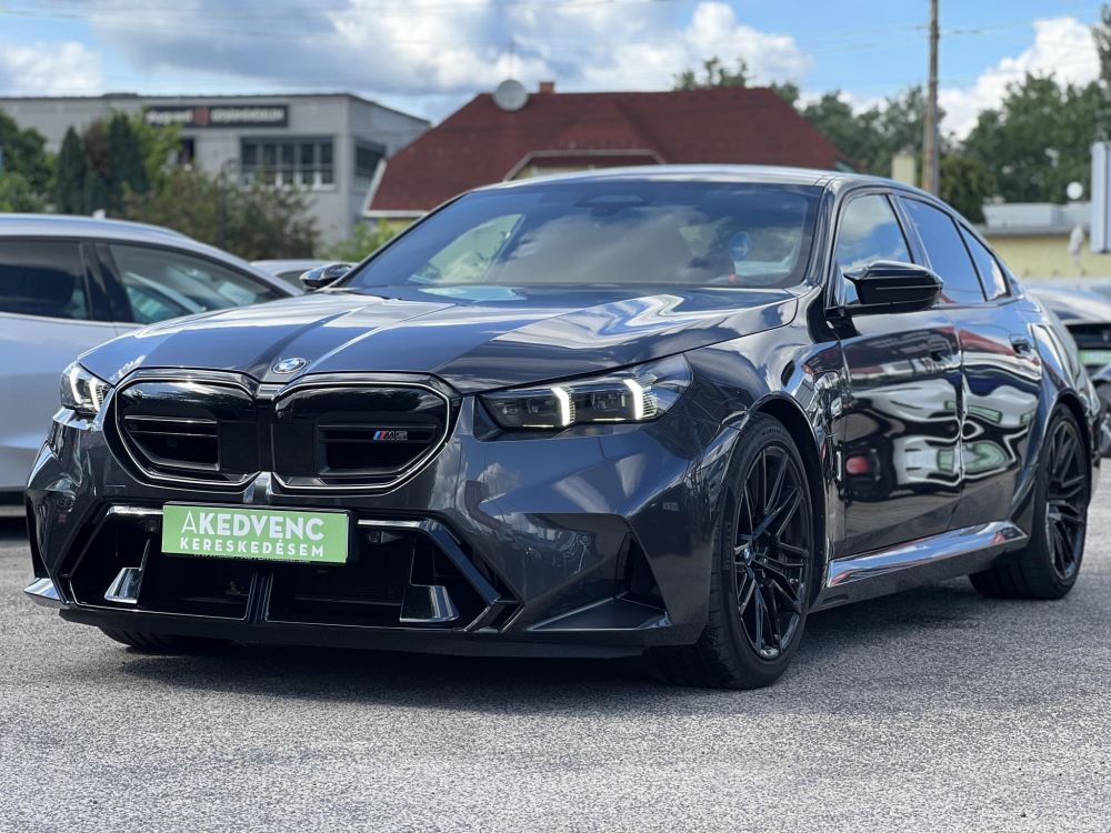 BMW M5 (Automata) Magyarországi. Bowers & Wilkins. 3év/200e km garancia!