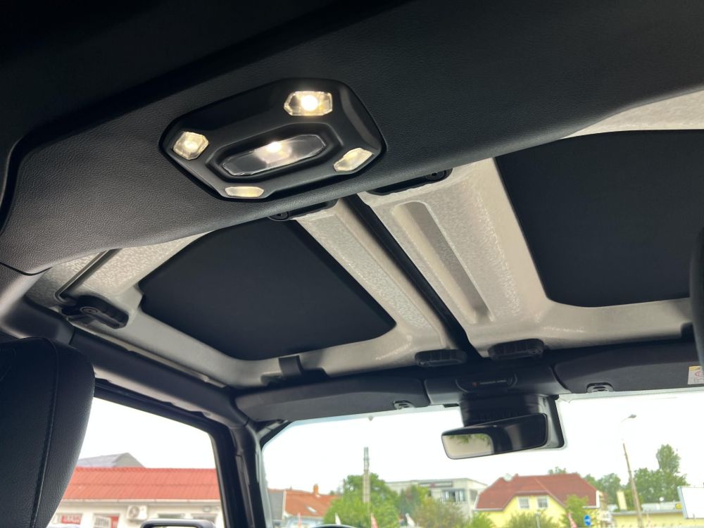 JEEP WRANGLER Unlimited 2.2 CRD Rubicon (Automata) M.o-i. 2.5T vonóhorog Magas felszereltség!