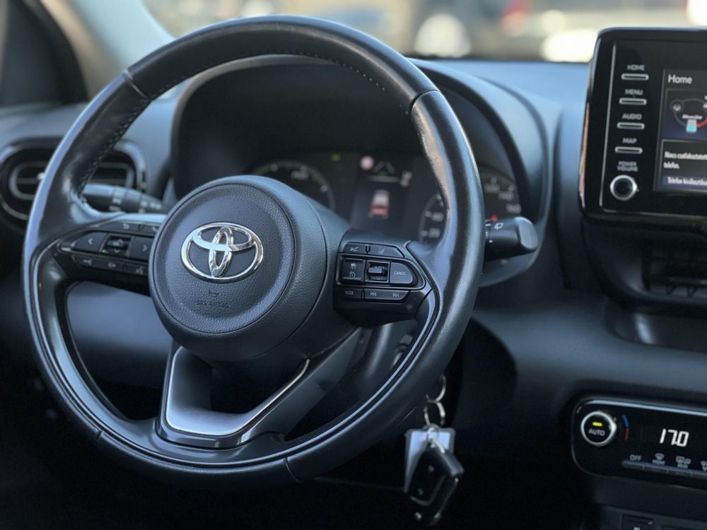 TOYOTA YARIS 1.5 Hybrid Comfort Tech e-CVT 103e km. táblafelismerő. ülésfűtés. kamera. digitklíma