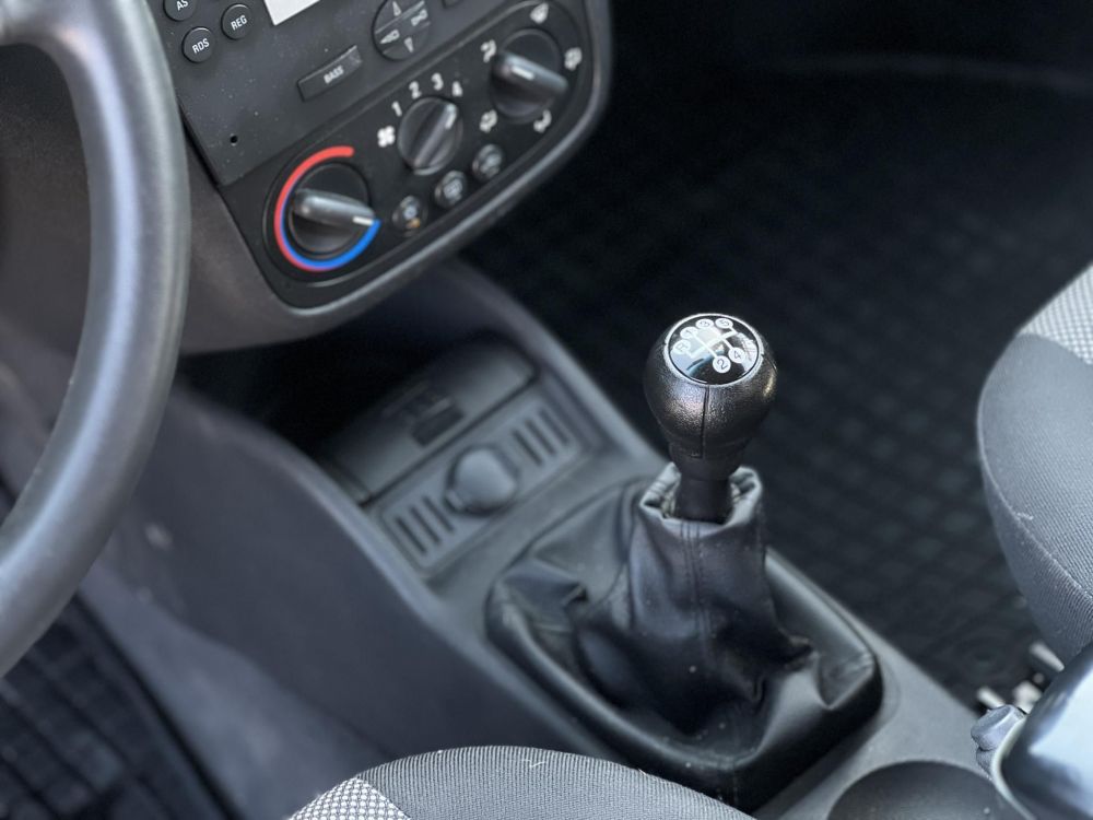 OPEL COMBO Tour 1.3 CDTI Cosmo Rendszeresen karbantartott. klíma. tolatókamera