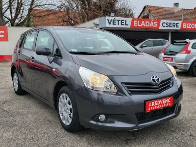 TOYOTA VERSO 1.6 Luna M.o.-i. Digitklíma. Multikormány. 7 személy. 4x el.ablak. el. tükör