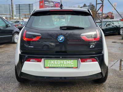 BMW I3 REX (Automata) Új 4 évszakos gumik! Loft belső. Nagy navigáció. 2 töltő kábel. Megkímélt!