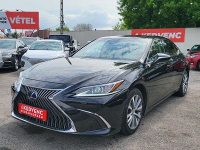 LEXUS ES 300h Prestiege Top CVT 60e km. LED Napfénytető Bőr Navi Tempomat Kamera Ülésfűtés
