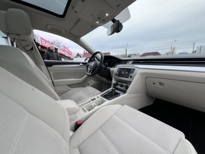 VOLKSWAGEN PASSAT Variant 2.0 TDI BMT Highline DSG Vaj belső. panorámatető. kamera. vezérlés kicserélve