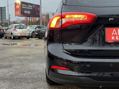FORD FOCUS 1.0 EcoBoost Connected M.o.-i. 1.tul. Márkaszervizelt. Carplay!