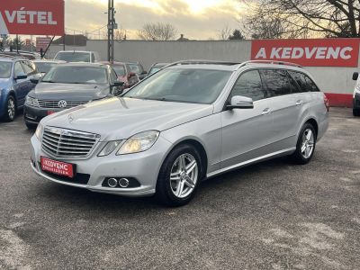 MERCEDES-BENZ E 220 CDI T BlueEFFICIENCY Elegance (Automata) Napfénytető Tempomat Navigáció Holttér Ülésfűtés