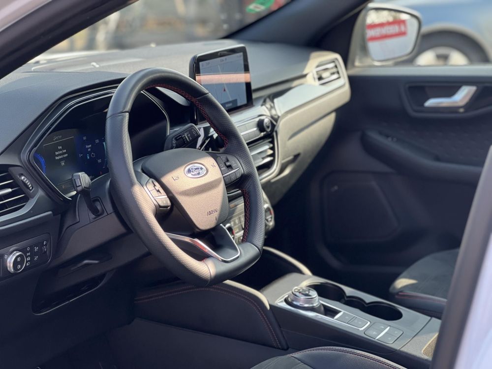 FORD KUGA 2.5 PHEV ST-Line CVT ST-line. panoráma tető