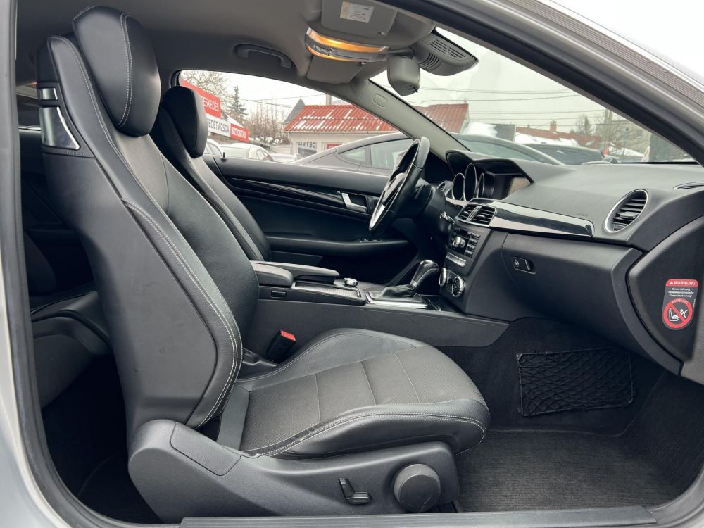 MERCEDES-BENZ C 220 CDI BlueEFFICIENCY (Automata) Xenon Tempomat Ülésfűtés Navi Bluetooth Rendszeresen szervizelt!