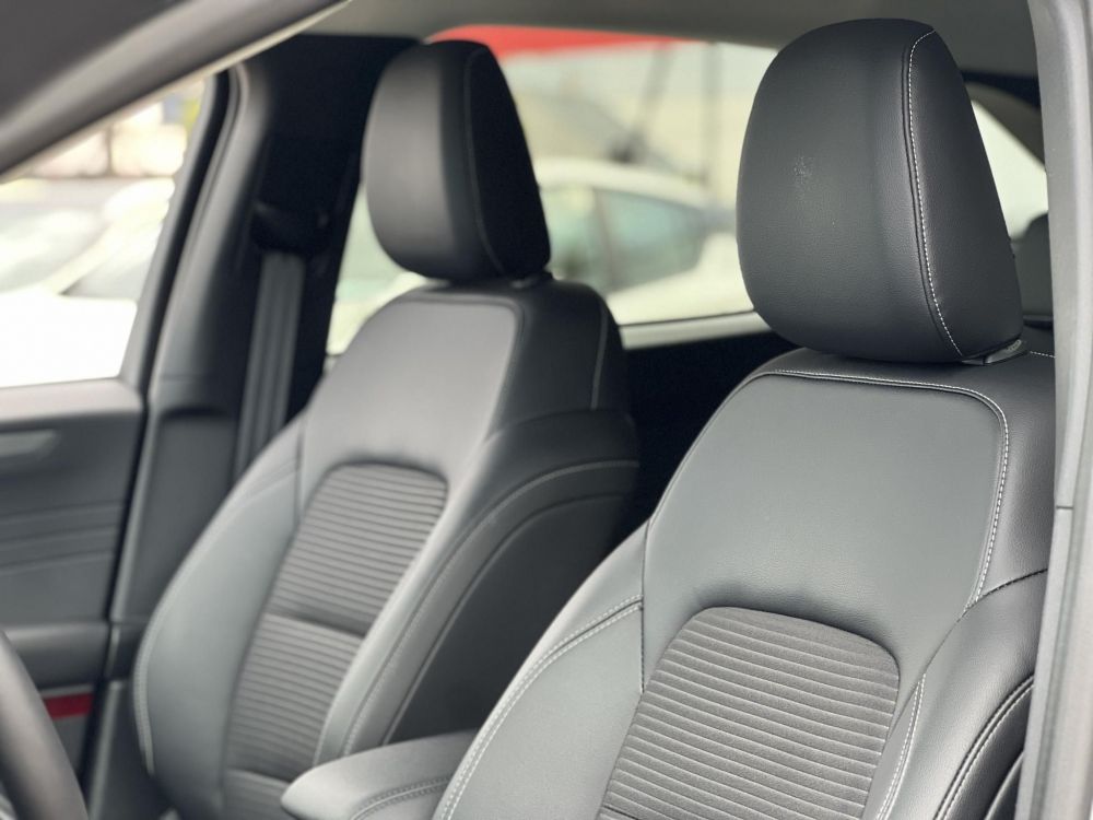 FORD KUGA 2.5 PHEV Titanium CVT 37e km. kitűnő állapot!