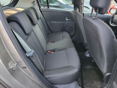 RENAULT CLIO 1.2 16V Authentique M.o.-i. 110e km! Klíma El.ablak Téli/Nyári gumi