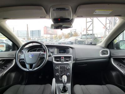 VOLVO V40 1.6 D [D2] Momentum Tempomat Digitiklíma Megkímélt!