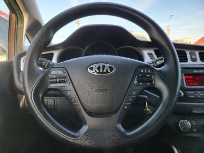 KIA CEE'D 1.4 CVVT LX Klíma Tempomat Bluetooth Tolatóradar Kormányfűtés!