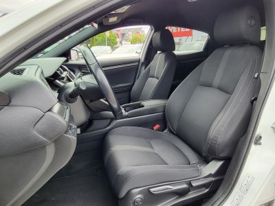 HONDA CIVIC 1.0 T Elegance Navi M.o.i. 1.tul. Márkaszervizelt! 150e km-ig garanciális!