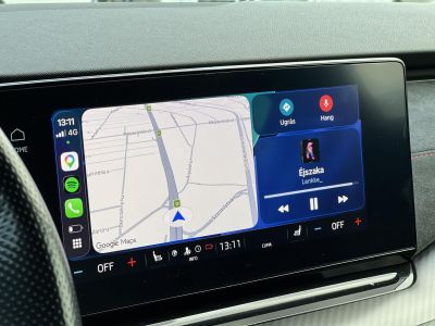 SKODA OCTAVIA Combi 2.0 TDI SCR RS DSG Magyarországi. Gyári fényezés. Végig vezetett szervizkönyv!