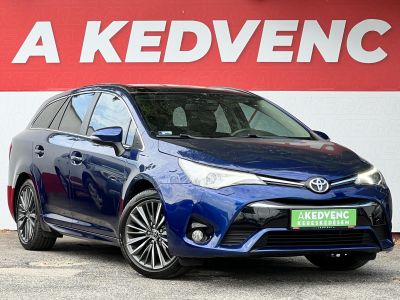 TOYOTA AVENSIS Touring Sports 2.0 D-4D Executive Magyarországi. Gyári fényezés. Végig vezetett szervizkönyv!