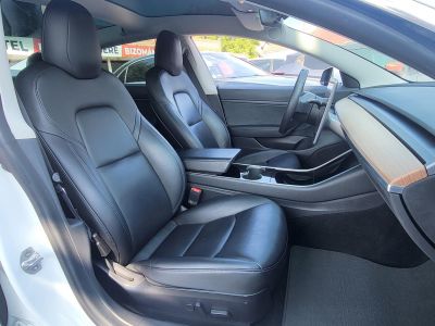 TESLA MODEL 3 Standard Range Plus Aut garanciális. 2 töltőkábel!