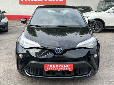 TOYOTA C-HR 1.8 Hybrid Comfort Business e-CVT LED Tempomat Carplay Ülésfűtés Navi Kamera Keyless Megkímélt!