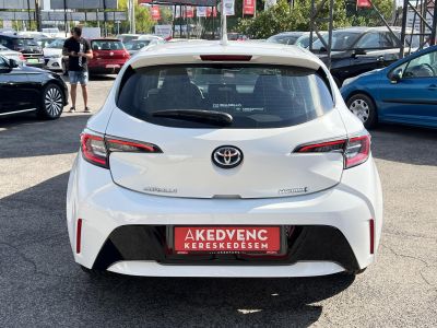 TOYOTA COROLLA 1.8 Hybrid Comfort Business e-CVT 64e km. LED Navi Tempomat Sávtartó Ülésfűtés Kamera