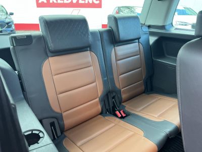 VOLKSWAGEN TOURAN Cross1.4 TSi 7 személyes Highline Bőr belső. Tempomat Vonóhorog Szervízel!t