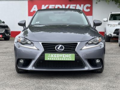 LEXUS IS 300h Comfort Leather&Navigation (Automata) Hybrid garancia Márkaszervizelt! Gyári fényezés. Téli-nyári gumi garnitúra!