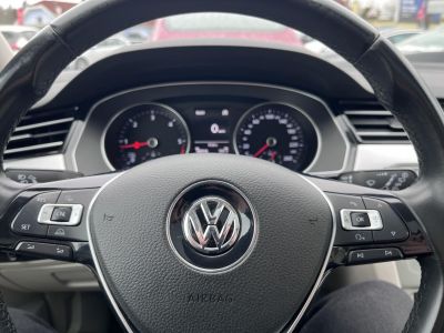 VOLKSWAGEN PASSAT Variant 2.0 TDI BMT Highline DSG Vaj belső. panorámatető. kamera. vezérlés kicserélve