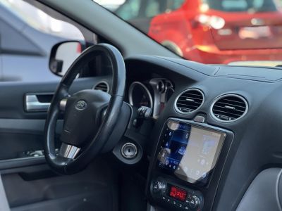 FORD FOCUS 1.6 Ti-VCT Trend Plus Magyarországi. Gyári fényezés. Végig vezetett szervizkönyv. Android!