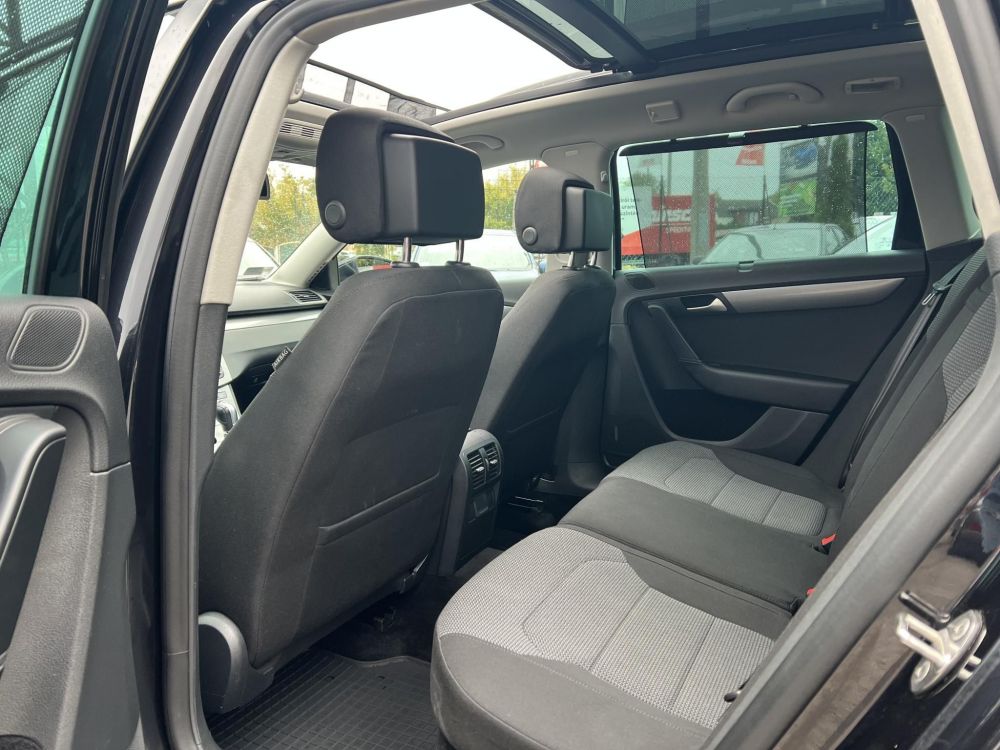 VOLKSWAGEN PASSAT VII Variant 1.6 CR TDI Comfortline BMT DSG M.o.-i. Panorámatető Tempomat Ülésfűtés Bluetooth Vezérlés cserélve!