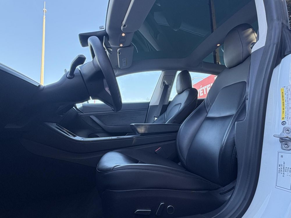 TESLA MODEL 3 Standard Range Plus Aut 62e km. mátrix LED. hőszivattyú. garanciális. premium hifi!