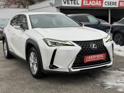 LEXUS UX 250h Comfort CVT 113e km. LED Tempomat Navi Sávtartó Bluetooth Kamera Keyless