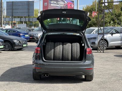 VOLKSWAGEN GOLF SPORTSVAN 1.4 TSI BMT Highline DSG Dokumentált előélet. barna bőrbelső. téli-nyári gumi garnitúra!