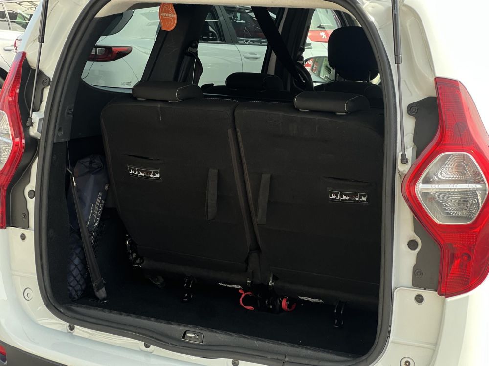 DACIA LODGY 1.6 SCe Ambiance (7 személyes ) Magyarországi. Gyári fényezés. Végig vezetett szervizkönyv!