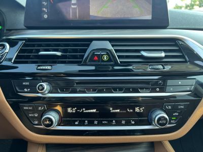 BMW 530i (Automata) Luxury 124e km. Magyarországi Napfénytető Adaptív LED Profnavi Barna bőr Keyless