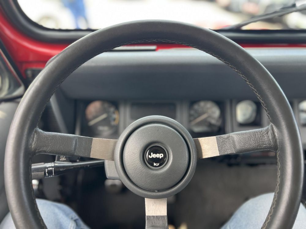 JEEP WRANGLER Hard Top 2.5 Nagyon szép karosszéria. európai kivitel. karbantartott