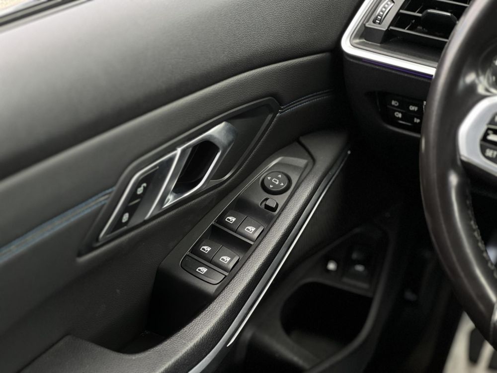 BMW 330e M Sport (Automata) Frissen szervizelt. Új téli gumik!